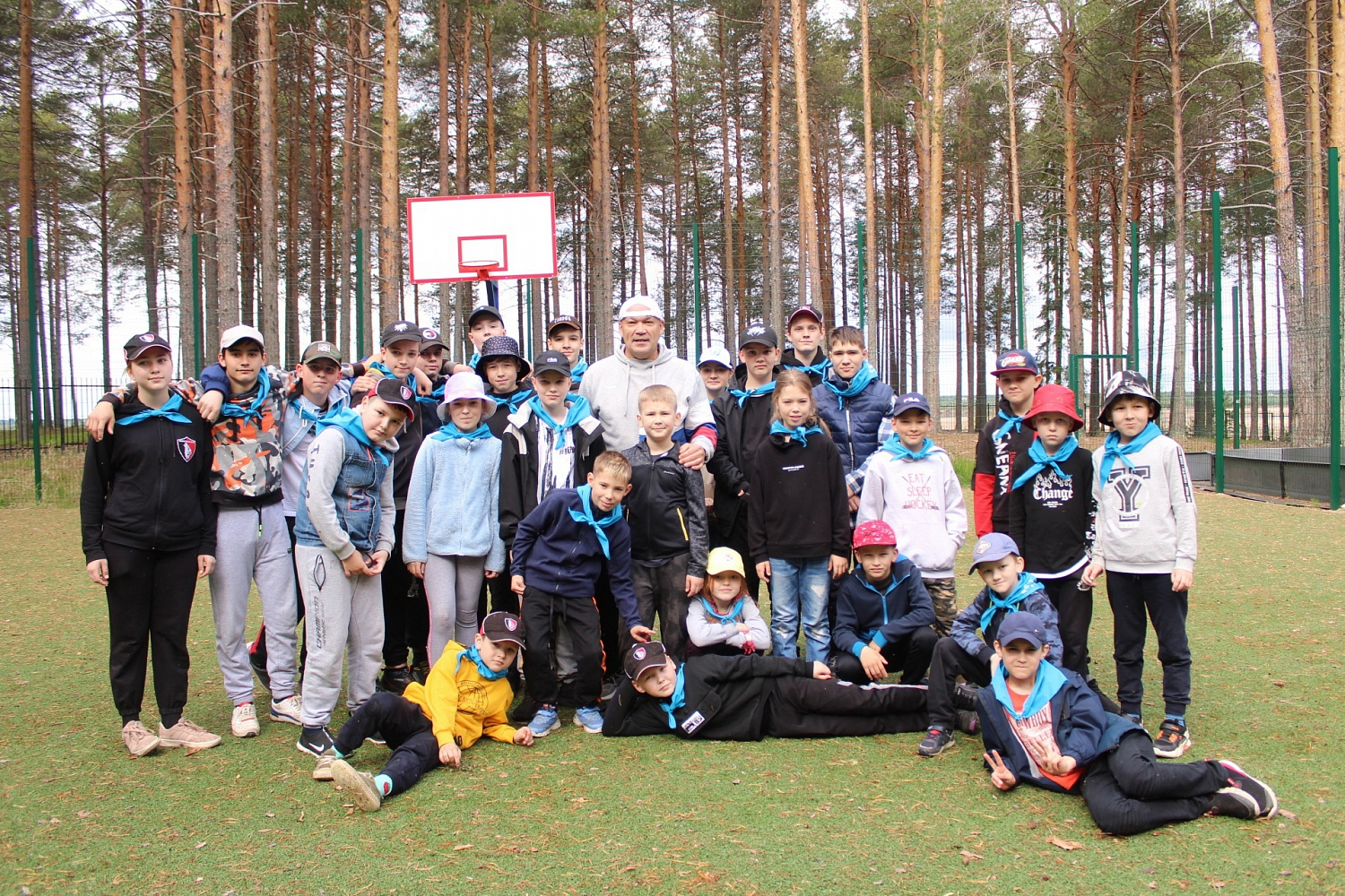 В детском лагере "Северный Артек" состоялась встреча с чемпионами